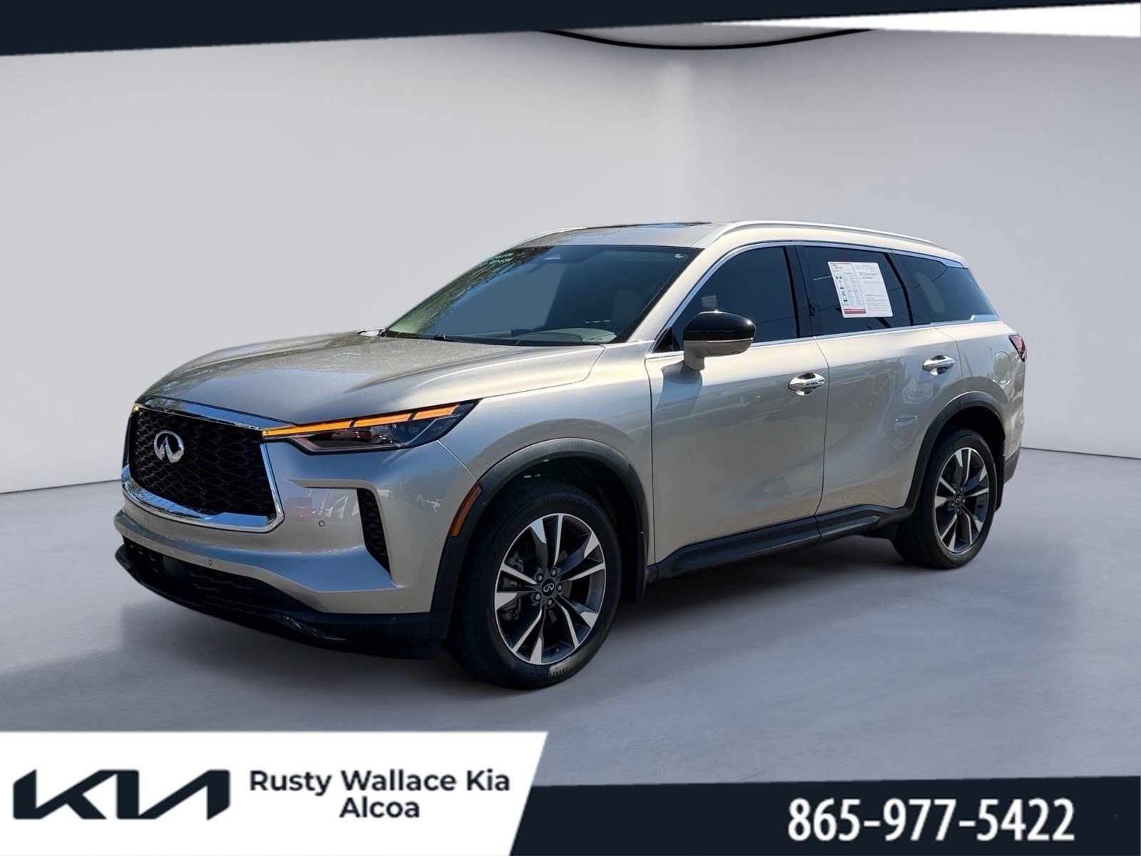 Used 2023 INFINITI QX60 Luxe w/ Cargo Package AWD/4WD image 1