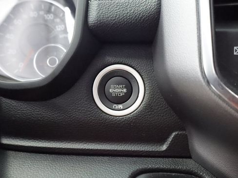 Used 2024 RAM 1500 Laramie AWD/4WD image 29