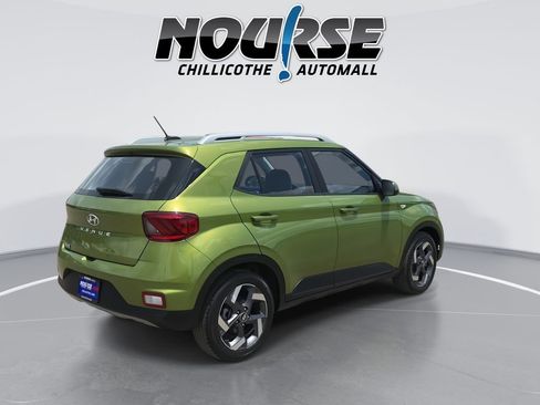 Used 2024 Hyundai Venue SEL FWD image 8
