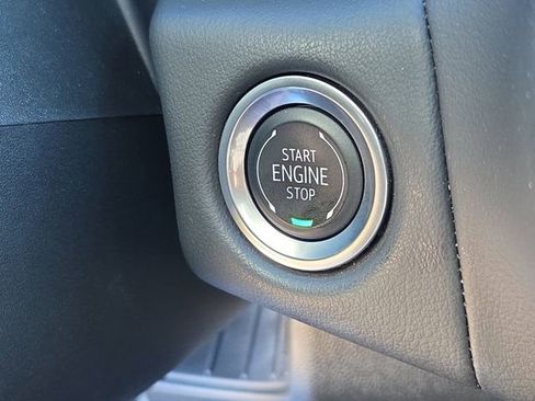 Certified 2024 Chevrolet Suburban Z71 image 32