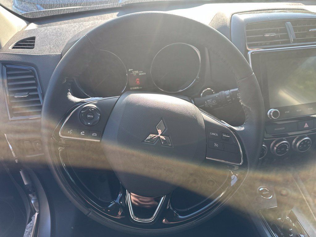 Used 2026 Mitsubishi Outlander Sport SE AWD/4WD image 9