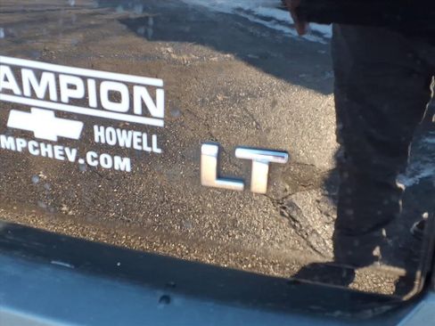 Used 2020 Chevrolet Traverse LT image 14