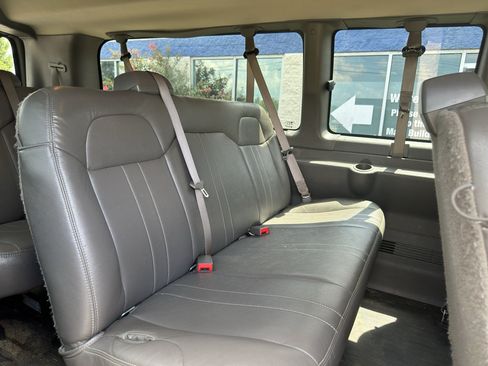Used 2019 Chevrolet Express 3500 LS RWD image 15