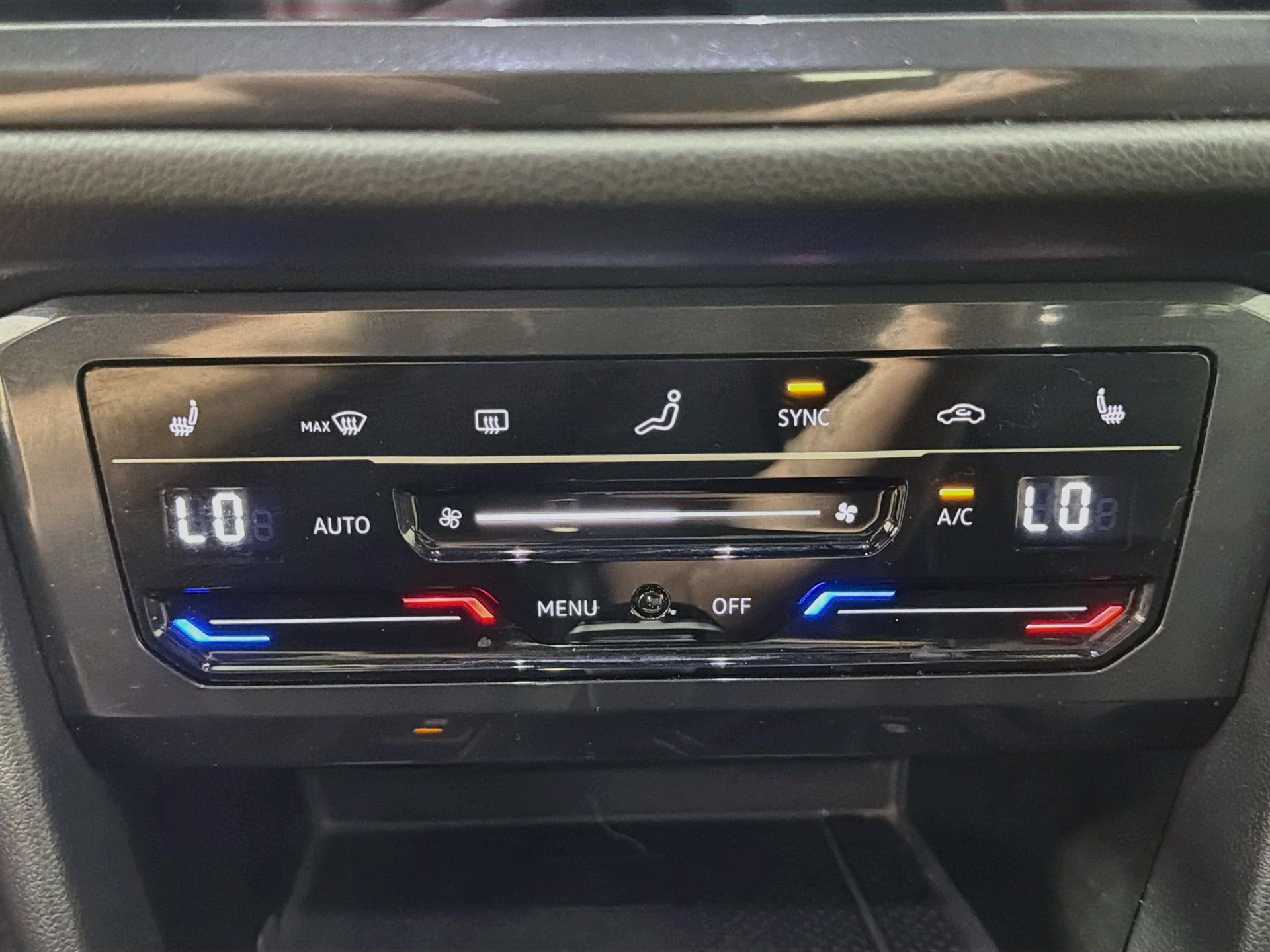 Used 2023 Volkswagen Tiguan SE R-Line FWD image 14