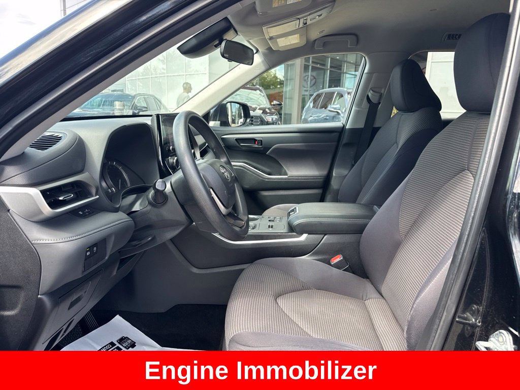 Used 2023 Toyota Highlander L FWD image 12
