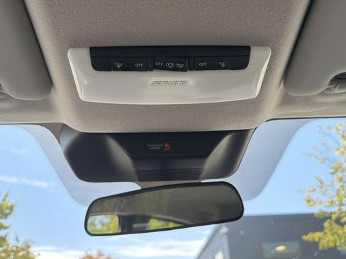 Used 2025 Nissan Kicks S FWD image 23