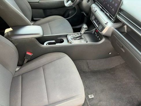 Used 2024 Hyundai Kona SEL AWD/4WD image 36