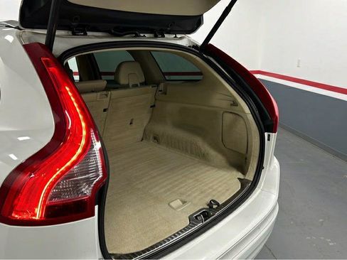 Used 2016 Volvo XC60 T5 Premier image 15