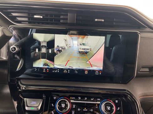 Used 2024 GMC Sierra 2500 AT4 w/ AT4 Premium Plus Package image 16