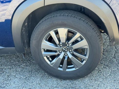 Used 2025 Nissan Pathfinder SV FWD image 6