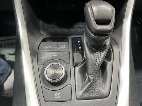 Used 2020 Toyota RAV4 XLE w/ Convenience Package AWD/4WD image 19