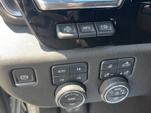 Used 2024 Chevrolet Silverado 2500 High Country w/ High Country Premium Package image 17