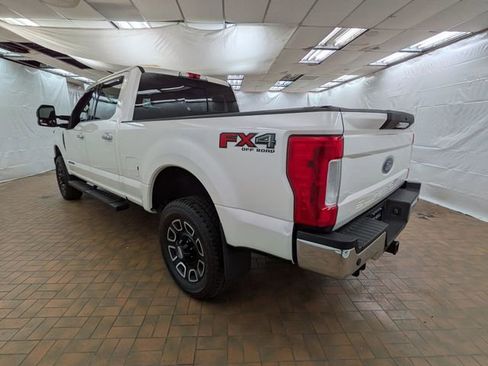 Certified 2019 Ford F250 Lariat w/ Chrome Package image 5