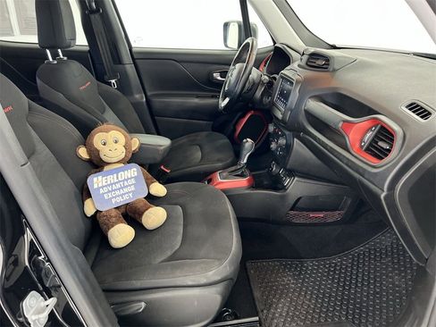 Used 2020 Jeep Renegade Trailhawk w/ Cold Weather Group image 24