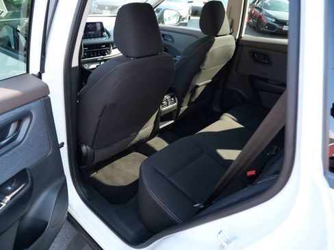 Used 2023 Nissan Rogue S AWD/4WD image 18