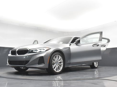 Used 2024 BMW 330i Sedan image 32