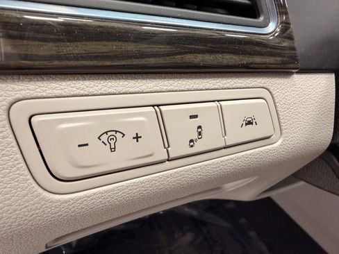 Used 2017 Hyundai Sonata Limited w/ Ultimate Package 02 FWD image 24