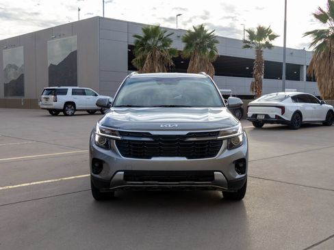 Used 2025 Kia Seltos S FWD image 2