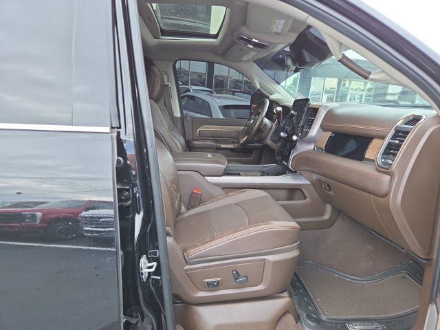 Used 2025 RAM 3500 Longhorn AWD/4WD image 18