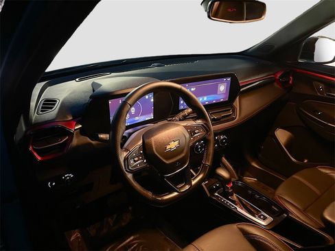 Used 2025 Chevrolet TrailBlazer RS w/ Convenience Package image 9