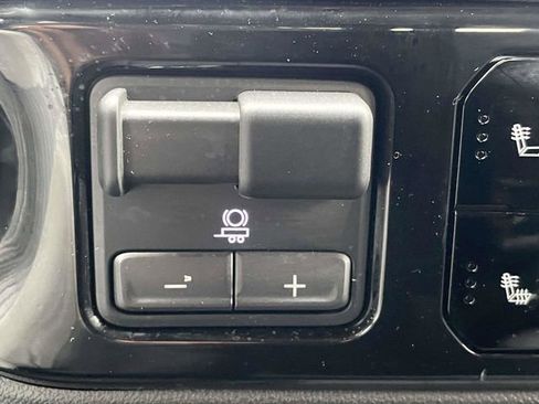 Used 2025 Chevrolet Silverado 1500 LT w/ Leather Package image 25