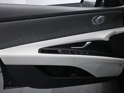 New 2026 Hyundai Elantra Limited FWD image 22