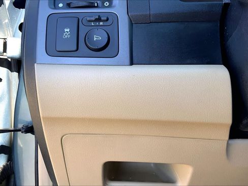 Used 2011 Honda CR-V LX image 32