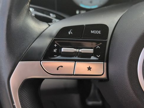 Used 2025 Hyundai Elantra SEL FWD image 21