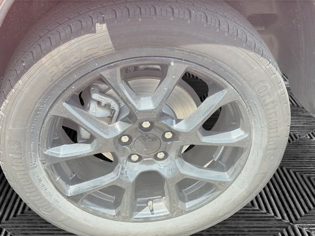 Certified 2023 Jeep Compass Latitude w/ Sun and Sound Group AWD/4WD image 10