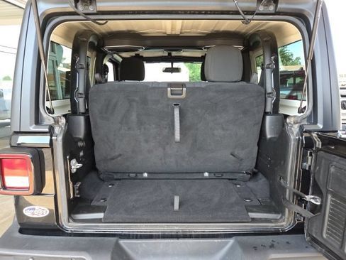 Used 2019 Jeep Wrangler Sport w/ Quick Order Package 23S AWD/4WD image 20