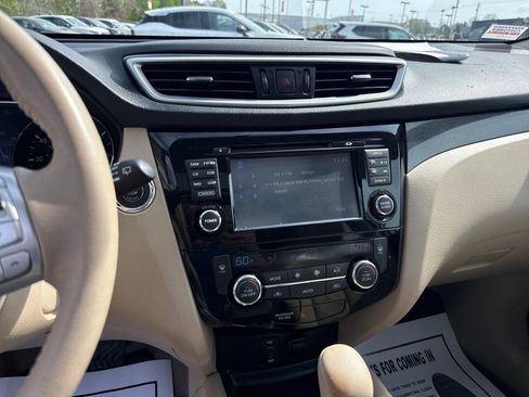 Used 2015 Nissan Rogue SL w/ SL Premium Package image 17
