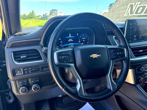 Used 2023 Chevrolet Tahoe Premier AWD/4WD image 12