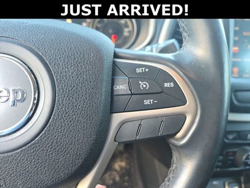 Used 2016 Jeep Cherokee 75th Anniversary FWD image 14