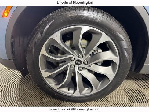 Used 2025 Lincoln Aviator AWD w/ Equipment Group 101A image 11