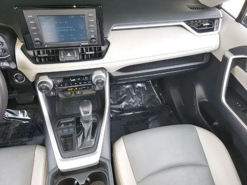 Used 2021 Toyota RAV4 XLE Premium FWD image 17