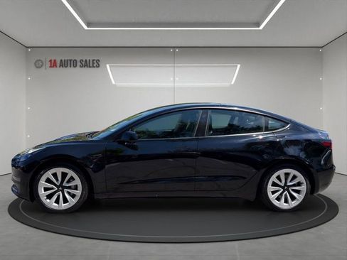 Used 2022 Tesla Model 3 Long Range AWD/4WD image 2