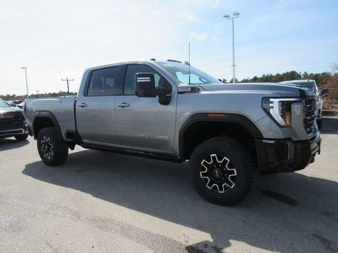Used 2024 GMC Sierra 2500 AT4X AWD/4WD image 6
