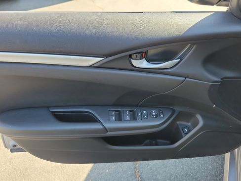 Used 2019 Honda Civic Sport image 10