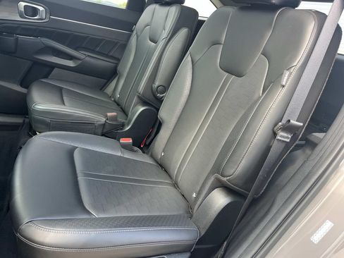 Used 2024 Kia Sorento SX AWD/4WD image 23