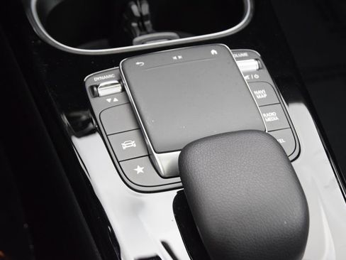 Used 2023 Mercedes-Benz CLA 250 image 31