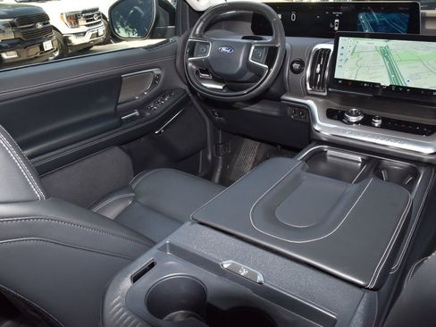 Certified 2025 Ford Expedition Max Platinum AWD/4WD image 16