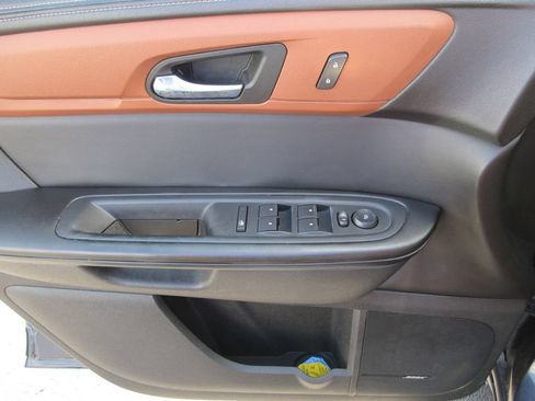 Used 2015 Chevrolet Traverse LT FWD image 22