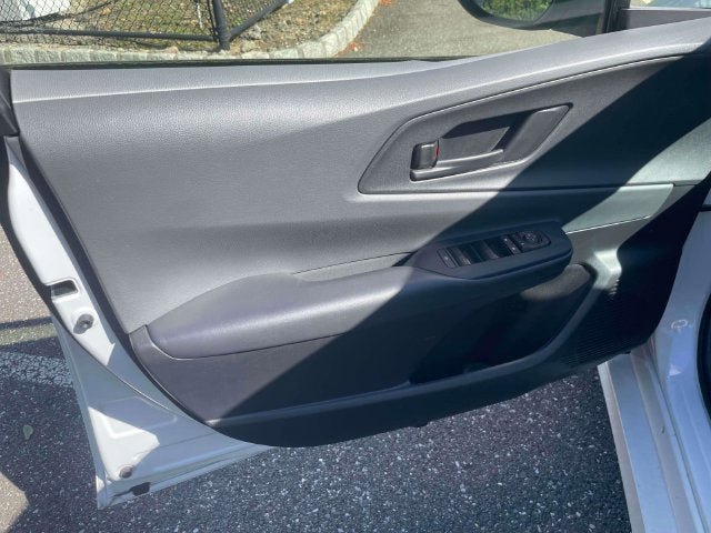 Used 2025 Toyota Prius LE FWD image 17
