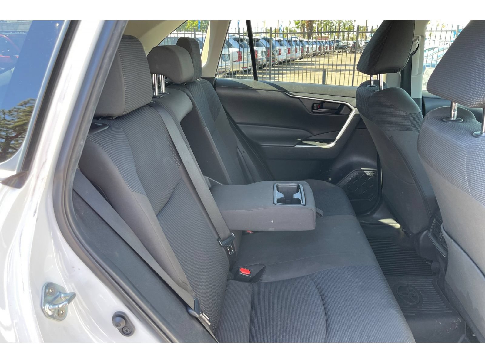 Used 2023 Toyota RAV4 LE AWD/4WD image 19