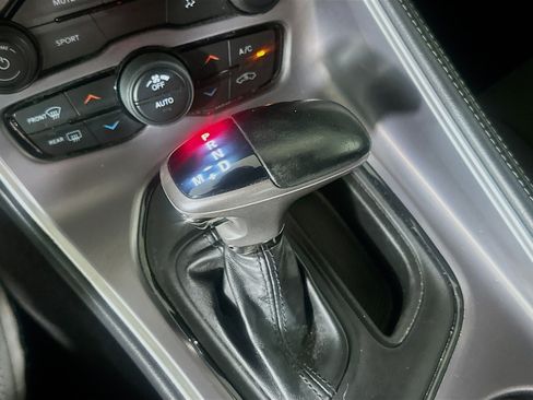Used 2020 Dodge Challenger SXT RWD image 23
