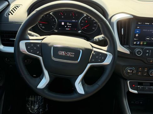 Used 2023 GMC Terrain SLT w/ Infotainment Package II FWD image 11