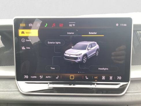 Used 2026 Volkswagen Tiguan SE AWD/4WD image 11