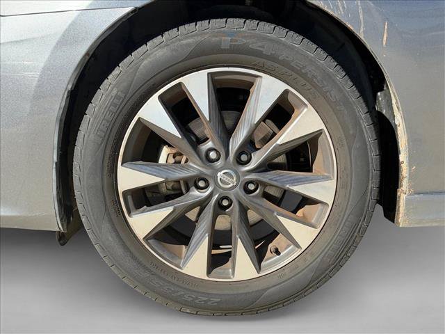 Used 2016 Nissan Sentra SR FWD image 22
