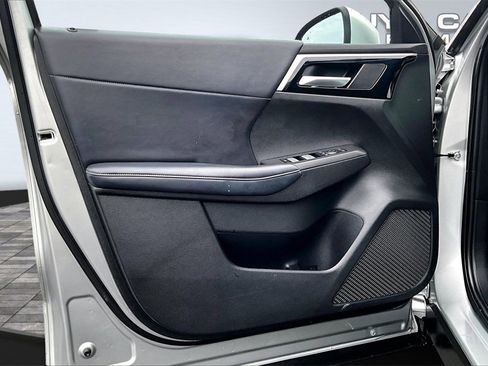 Used 2023 Mitsubishi Outlander SE image 23