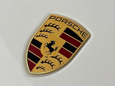 Used 2023 Porsche Macan Turbo image 34